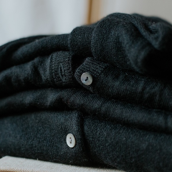 Vintage Black Cashmere Cardigan / French Girl Vibes - Picture 1 of 6